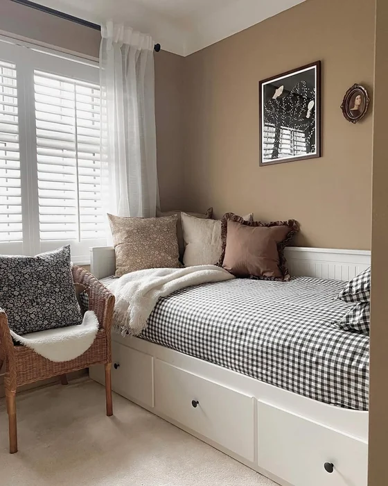 Small Guest Room with Daybed & Under-Bed Storage