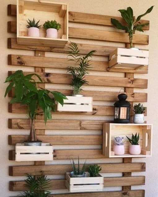 DIY Pallet Wood Plant Wall