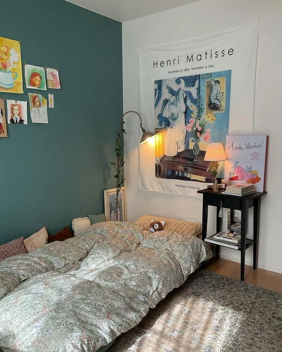 Aesthetic Small Bedroom with Tapestry & Floor Mattress