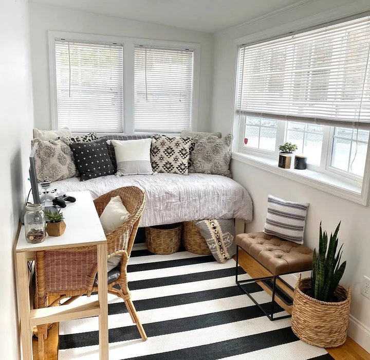 Small Boho Bedroom with Daybed