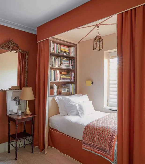 Small Niche Bedroom in Terracotta